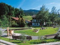 Gemeindepark in Tschagguns mit Wassertrete und Tauchzuber